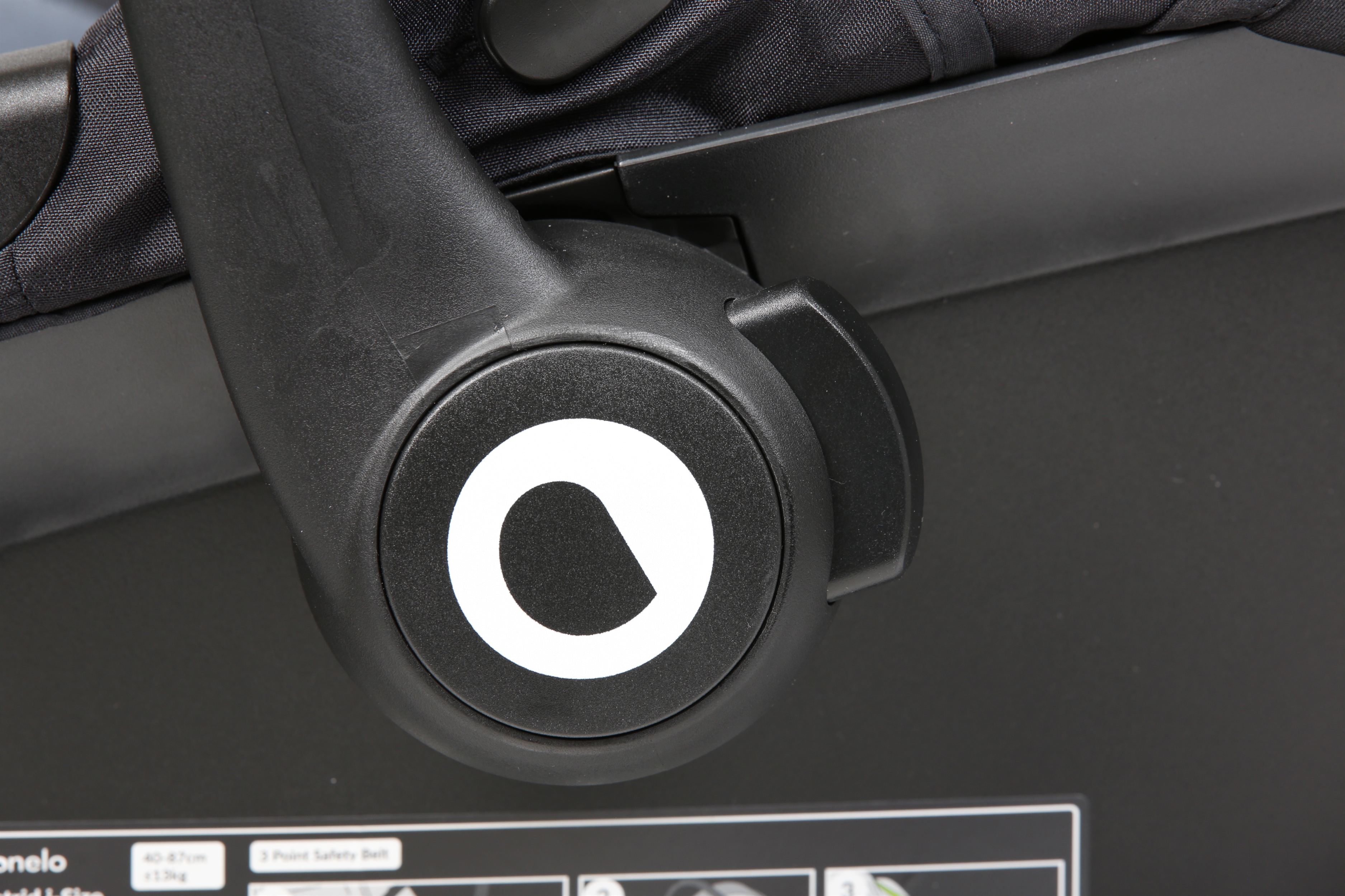 LIONELO ASTRID I-SIZE + BASE