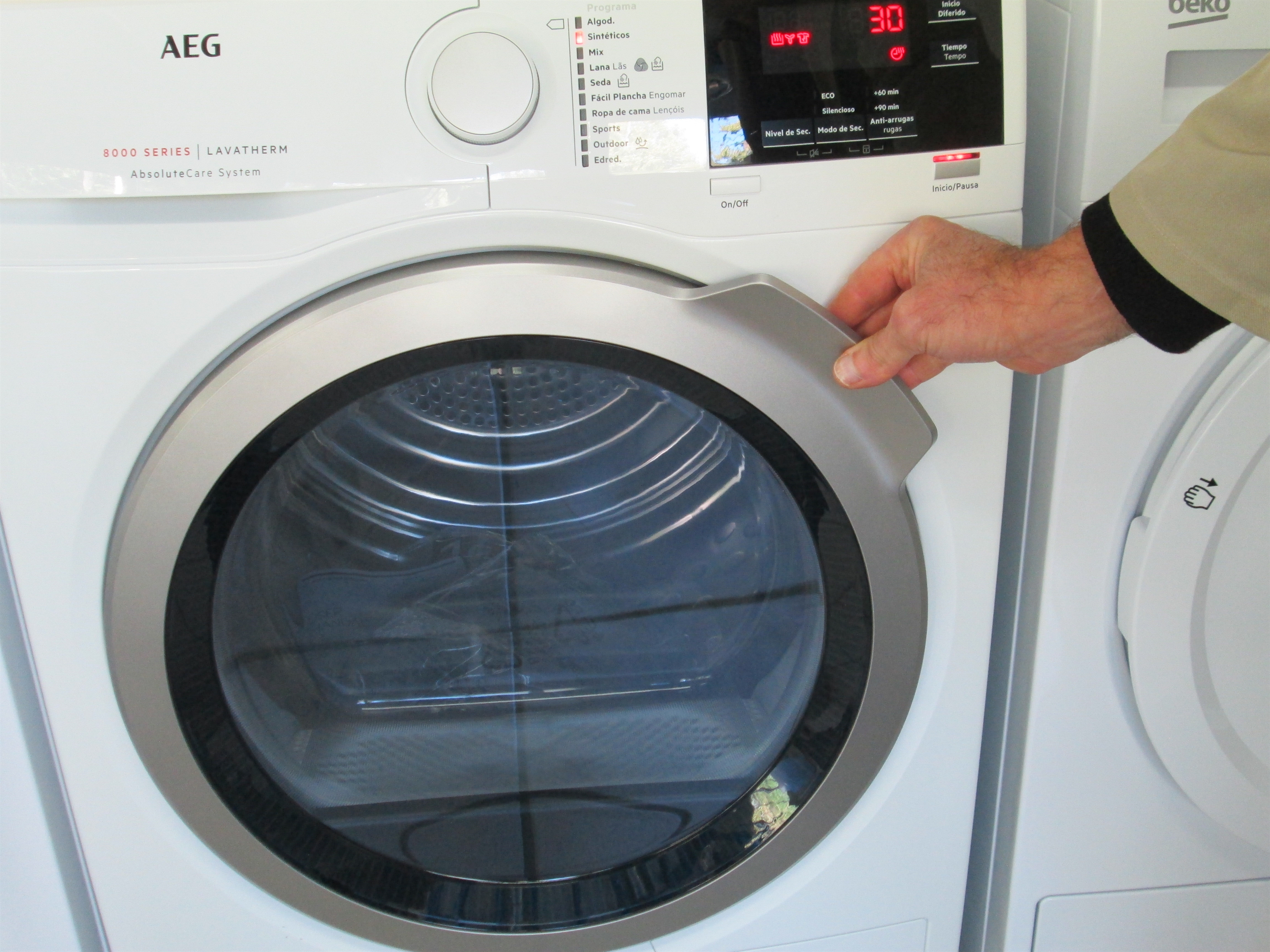 AEG T8DBG862