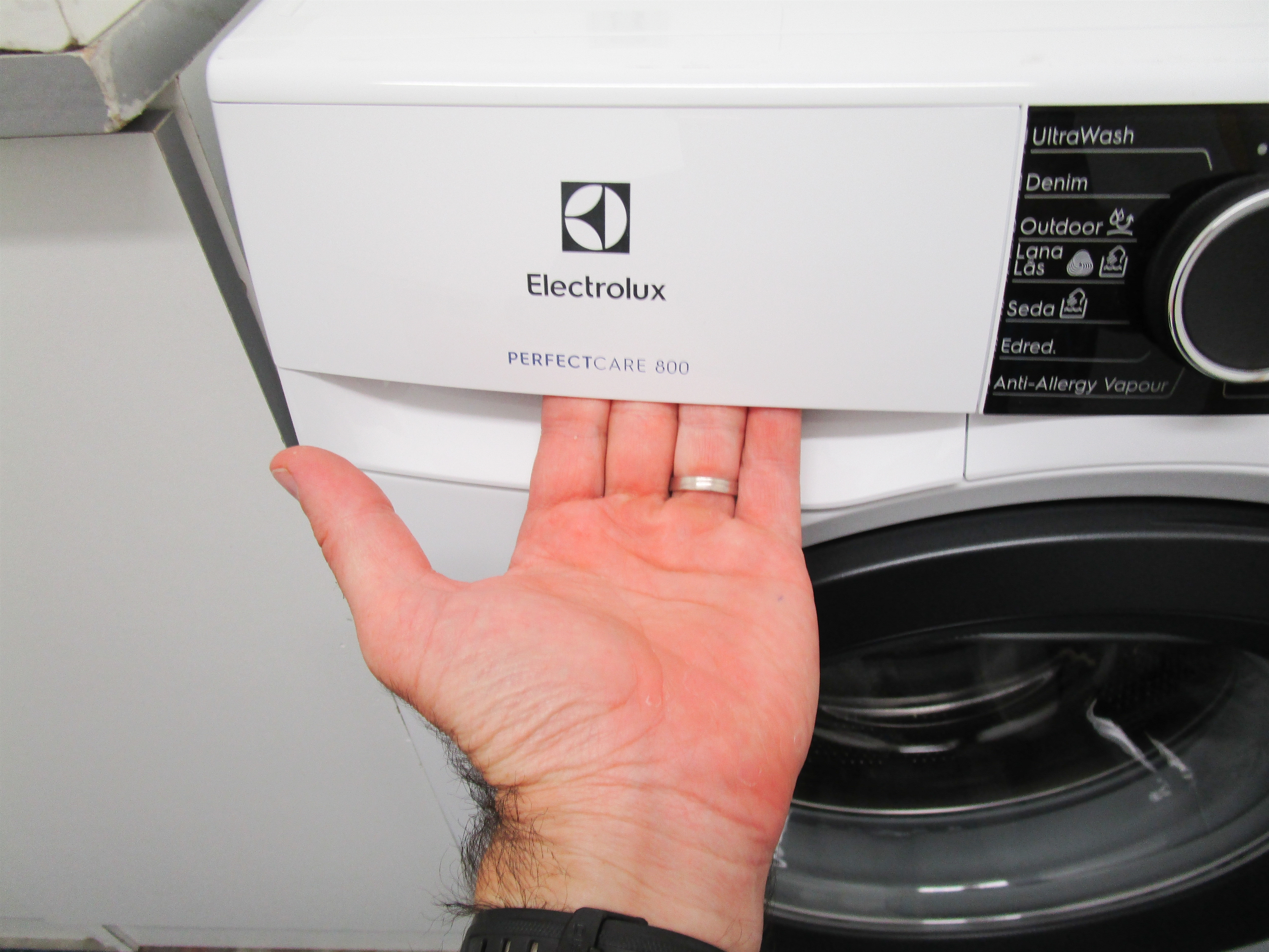 ELECTROLUX EW8F2146GB